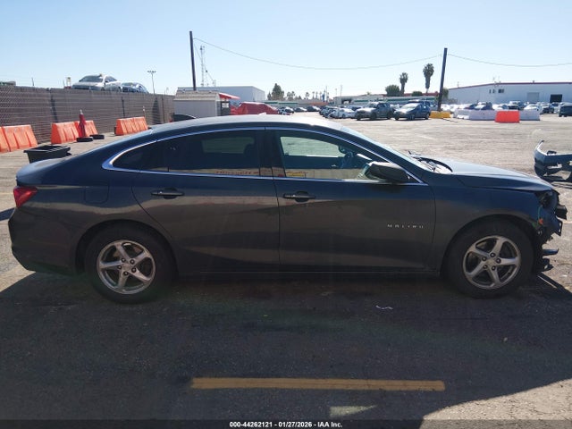 1G1ZC5ST5HF261239 Chevrolet Malibu 1fl