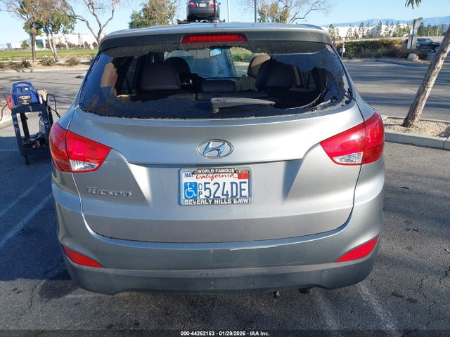 KM8JT3AFXFU100071 Hyundai TUCSON GLS