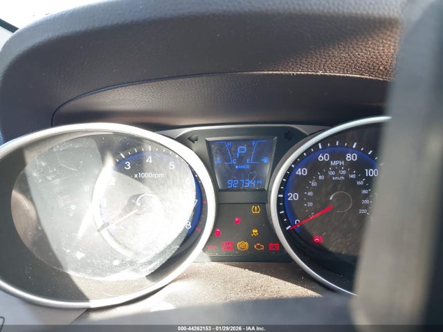 KM8JT3AFXFU100071 Hyundai TUCSON GLS