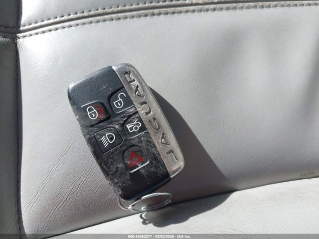 2013 JAGUAR XJ SAJWJ1CD7D8V52714 Photo 10