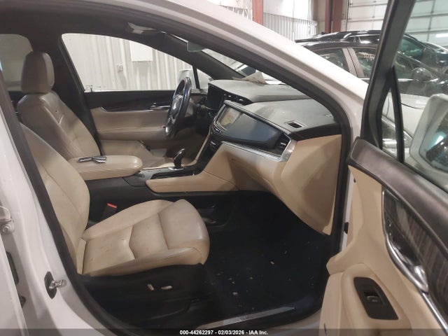 2017 CADILLAC XT5 1GYKNARS1HZ198576 Photo 4