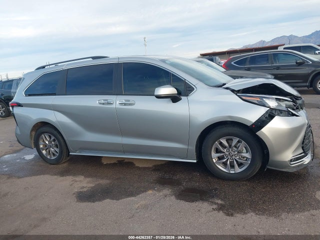 5TDYRKEC7RS211004 Toyota SIENNA XLE