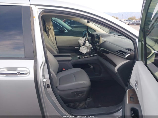 5TDYRKEC7RS211004 Toyota SIENNA XLE