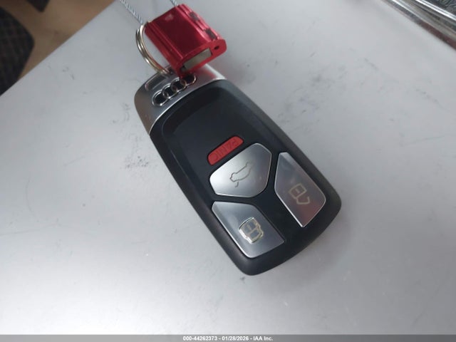 WA1LAAF72JD036961 Audi Q7 3.0t Premium