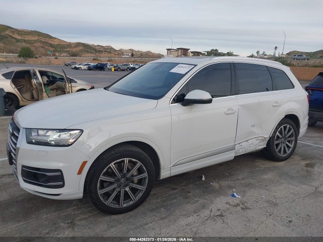WA1LAAF72JD036961 Audi Q7 3.0t Premium