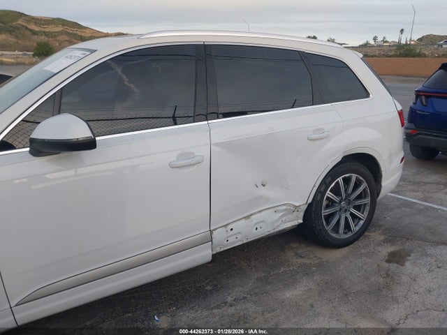 WA1LAAF72JD036961 Audi Q7 3.0t Premium