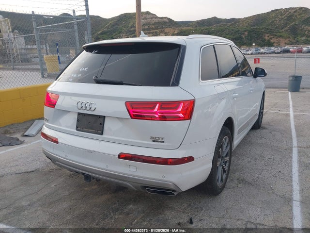 WA1LAAF72JD036961 Audi Q7 3.0t Premium
