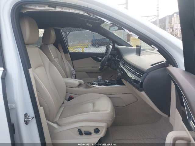 WA1LAAF72JD036961 Audi Q7 3.0t Premium