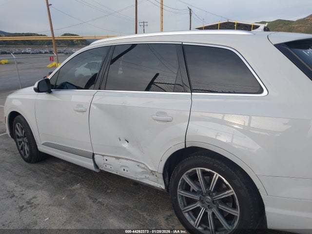 WA1LAAF72JD036961 Audi Q7 3.0t Premium