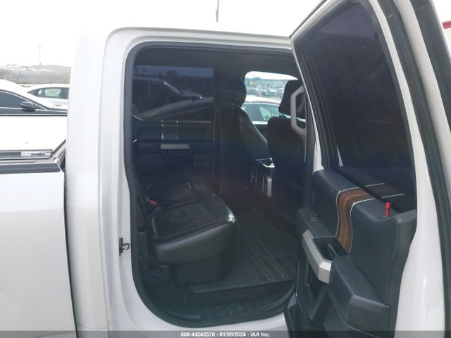 1FTEW1EG1GKD31717 Ford F-150 Lariat