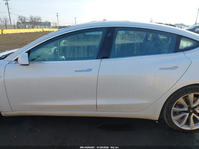 Tesla Model 3 Long Range/mid Range 2018 5YJ3E1EA5JF049140 Image 14