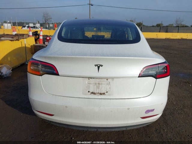 Tesla Model 3 Long Range/mid Range 2018 5YJ3E1EA5JF049140 Image 16