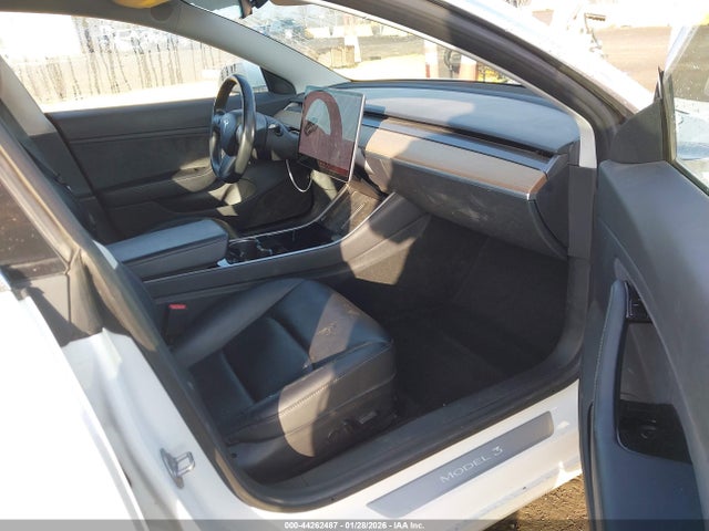 2018 TESLA MODEL 3 5YJ3E1EA5JF049140 Photo 4