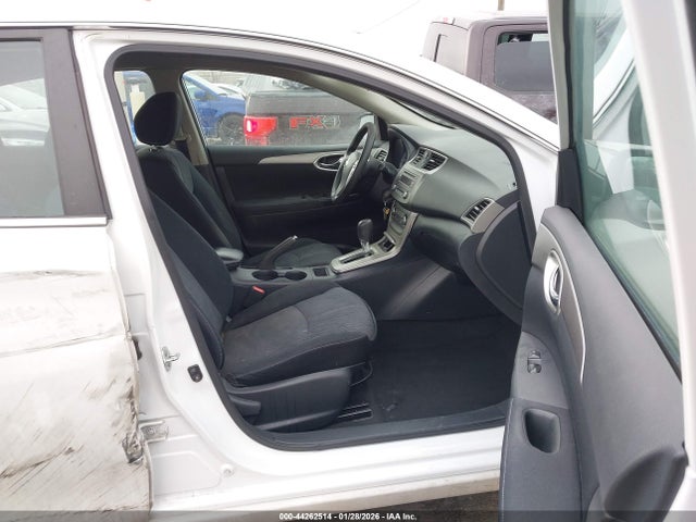 3N1AB7AP0EL635767 Nissan SENTRA SV