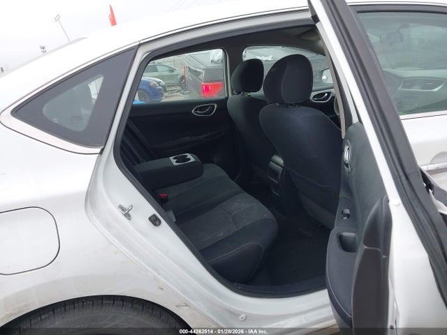3N1AB7AP0EL635767 Nissan SENTRA SV