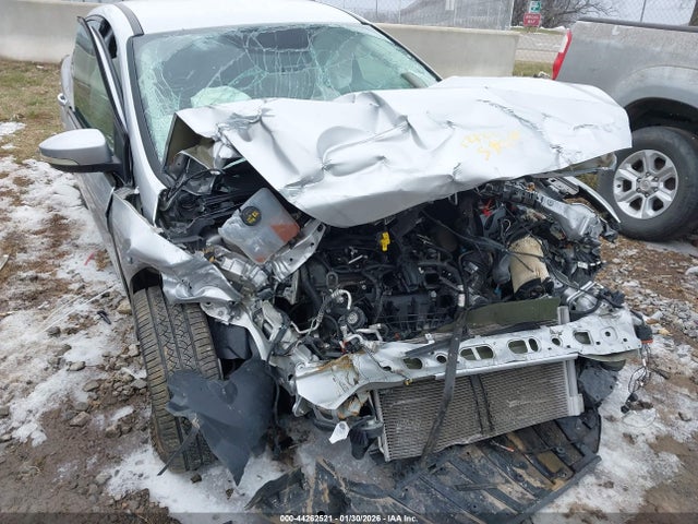 1FADP3F22GL316246 Ford FOCUS SE