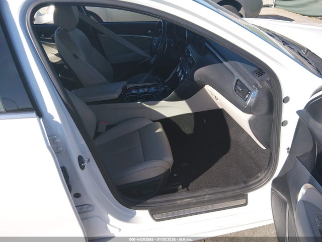 Genesis G70 2.0t Rwd 2022 KMTG34TA5NU095044 Image 5