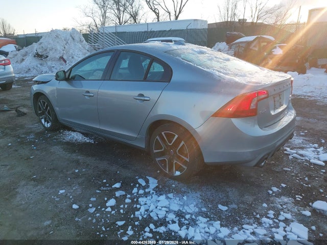 2017 VOLVO S60 YV140MTL8H2435258 Photo 2