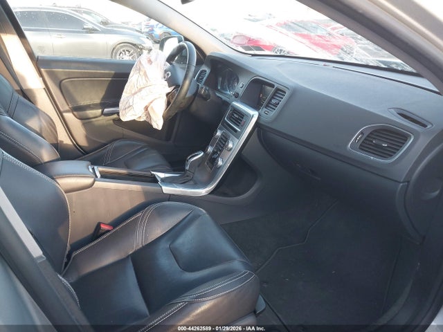 2017 VOLVO S60 YV140MTL8H2435258 Photo 4