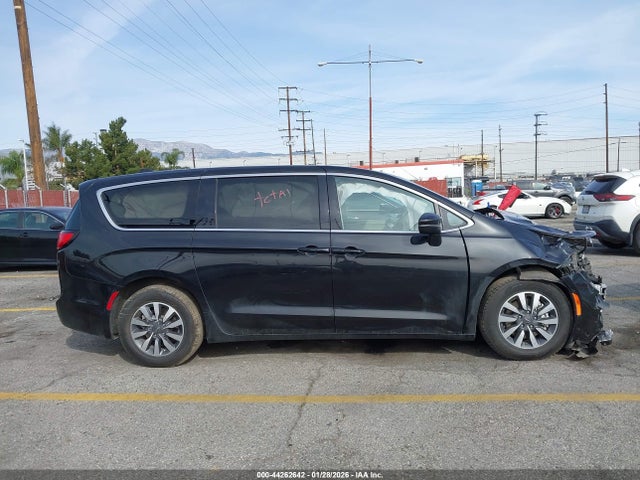 Chrysler Pacifica Hybrid Touring L 2023 2C4RC1L78PR509847 Image 15