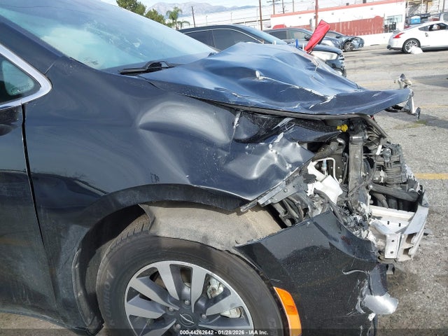 Chrysler Pacifica Hybrid Touring L 2023 2C4RC1L78PR509847 Image 13