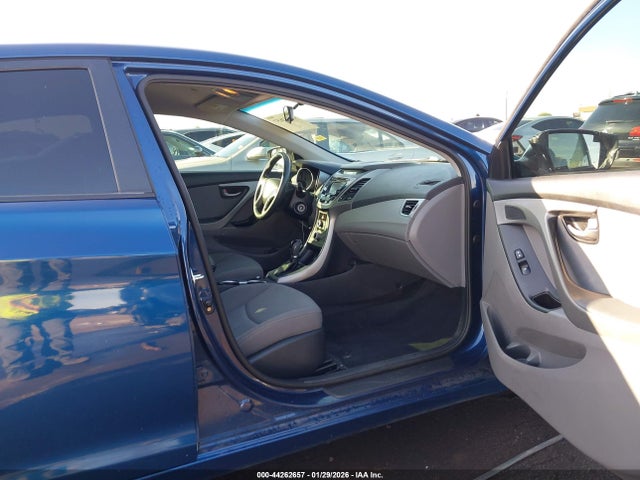 KMHDH4AE9FU277674 Hyundai ELANTRA SE