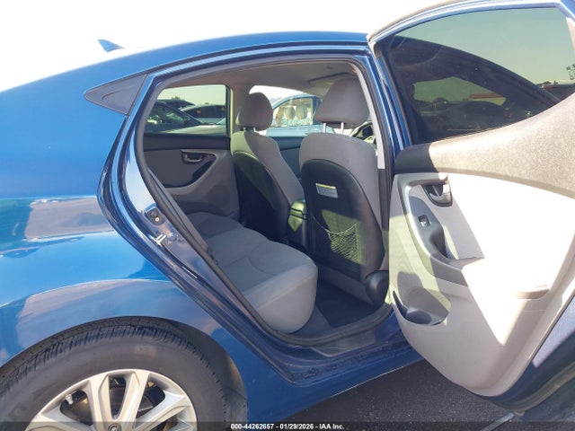KMHDH4AE9FU277674 Hyundai ELANTRA SE
