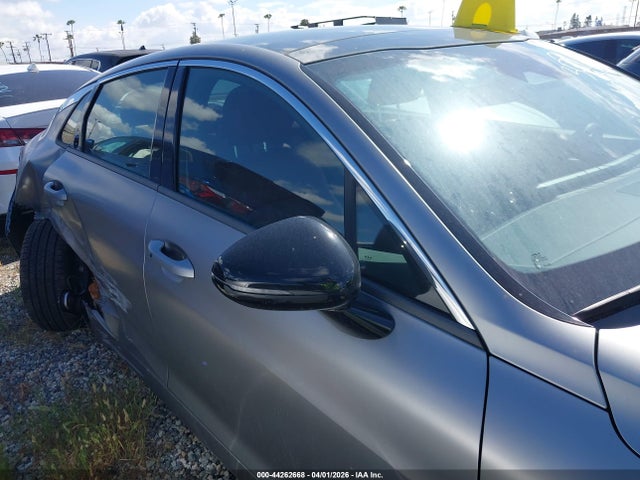 KNAG64J77S5353225 KIA K5 Gt-line
