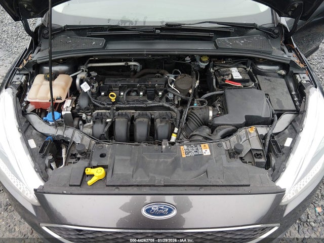1FADP3K21GL277882 Ford FOCUS SE
