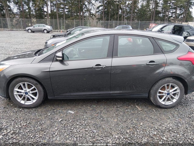 1FADP3K21GL277882 Ford FOCUS SE