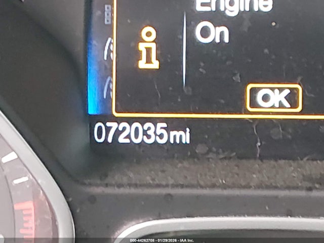 1FADP3K21GL277882 Ford FOCUS SE