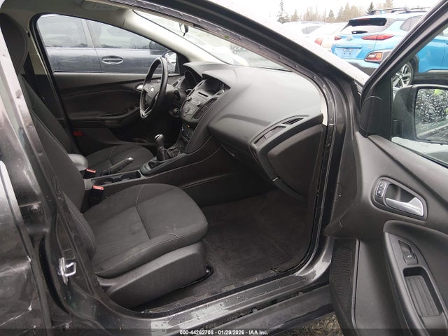 1FADP3K21GL277882 Ford FOCUS SE