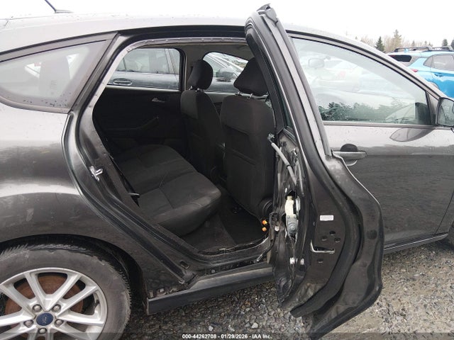 1FADP3K21GL277882 Ford FOCUS SE
