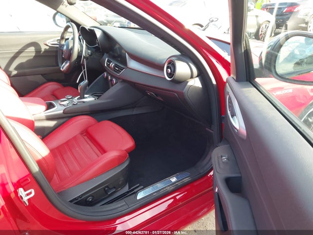 ZARFAMBN3P7676280 Alfa Romeo Giulia Veloce Rwd