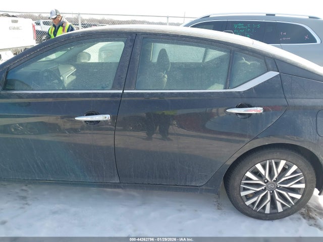 44262796 :رقم المزاد ، 1N4BL4DV7RN347392 vin ، 2024 Nissan Altima Sv Fwd مزاد بيع