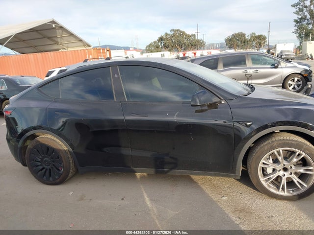 Продаж на аукціоні авто 2024 Tesla Model Y Rwd, vin: 7SAYGDED8RF005899, номер лоту: 44262802