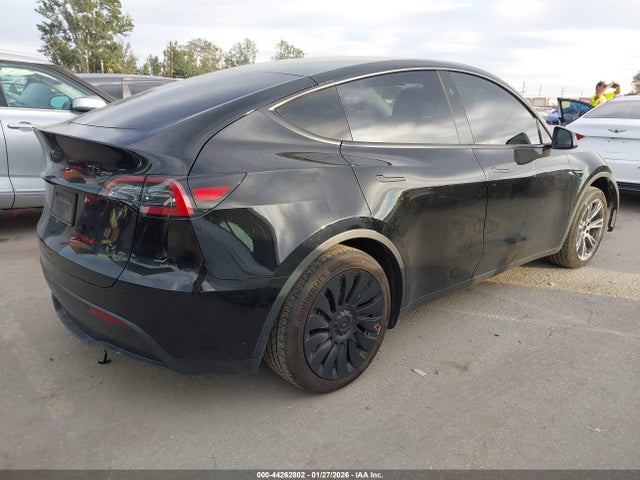 Продаж на аукціоні авто 2024 Tesla Model Y Rwd, vin: 7SAYGDED8RF005899, номер лоту: 44262802