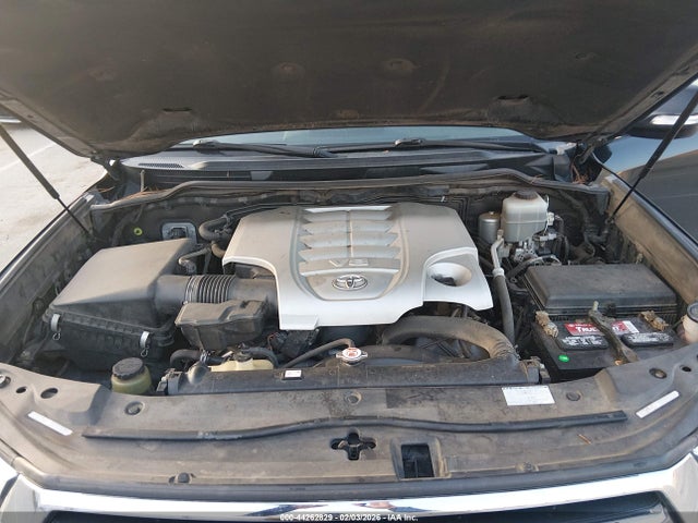 JTMCY7AJ8H4053104 Toyota Land Cruiser V8