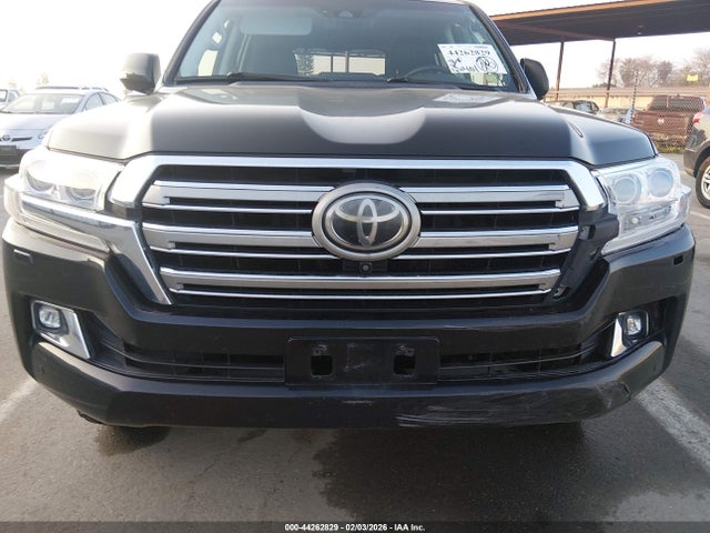 JTMCY7AJ8H4053104 Toyota Land Cruiser V8