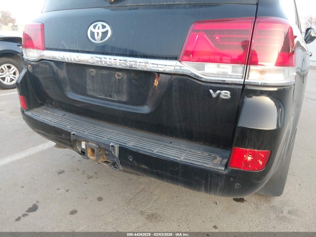 JTMCY7AJ8H4053104 Toyota Land Cruiser V8