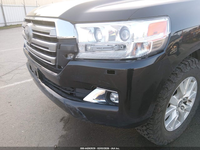 JTMCY7AJ8H4053104 Toyota Land Cruiser V8