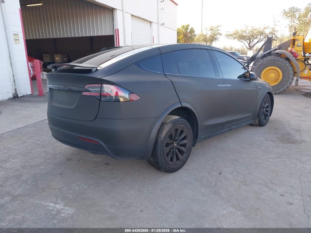 2016 TESLA MODEL X 5YJXCBE27GF020351 Photo 3