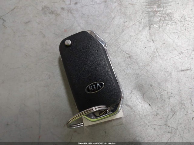 3KPF24AD9ME285758 KIA Forte Lxs