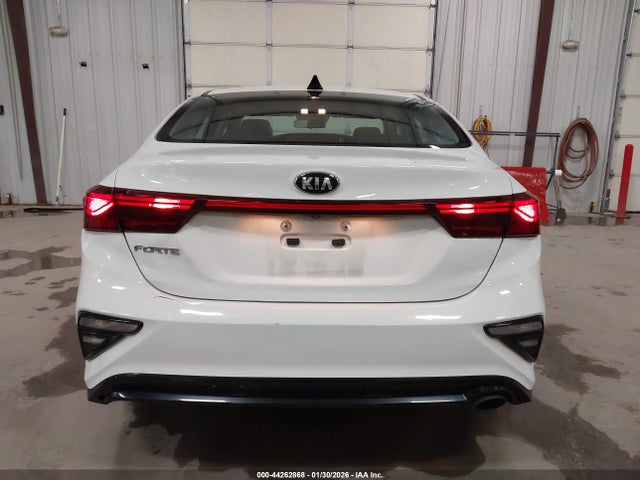 3KPF24AD9ME285758 KIA Forte Lxs