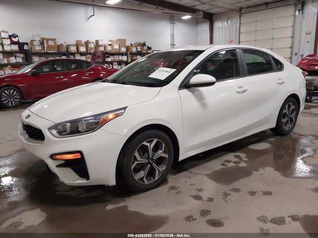3KPF24AD9ME285758 KIA Forte Lxs