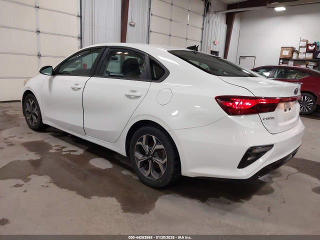 3KPF24AD9ME285758 KIA Forte Lxs