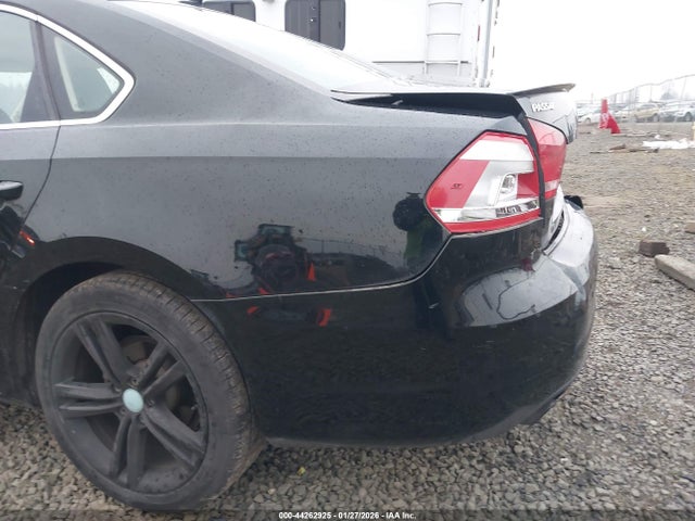 1VWBT7A35EC096454 Volkswagen Passat 1.8t Se