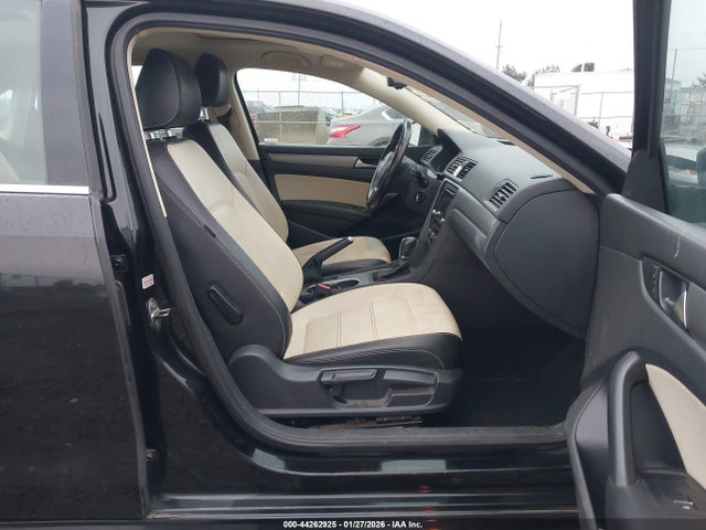 1VWBT7A35EC096454 Volkswagen Passat 1.8t Se