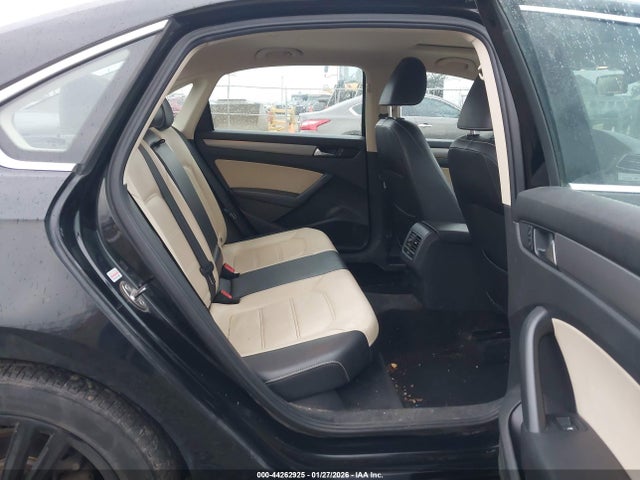 1VWBT7A35EC096454 Volkswagen Passat 1.8t Se