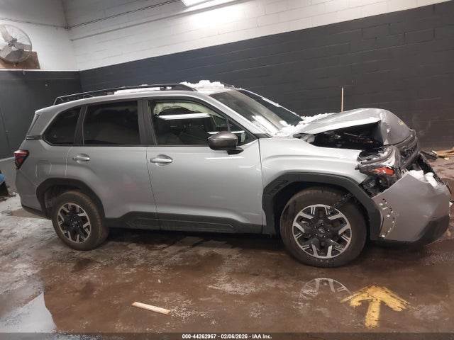 Продажа на аукционе авто 2025 Subaru Forester Premium, vin: JF2SLDDC1SH458163, номер лота: 44262967